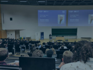 Das Bild zeigt die Begrüßung bei der Jahrestagung der GAMM 2023 in der TU Dresden.