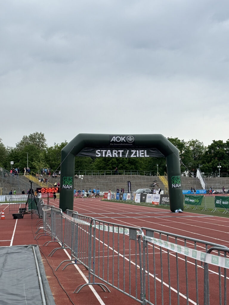 Start- und Zielpunkt des AOK Firmenlaufs 2024
